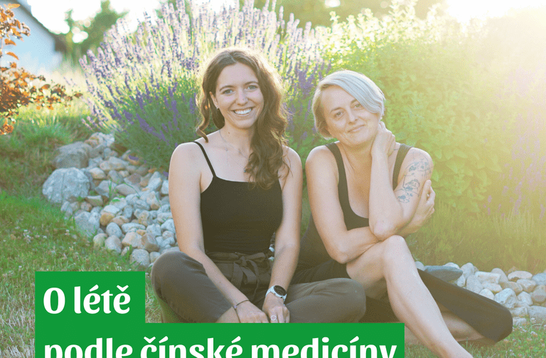 Bára a Jana léto.png